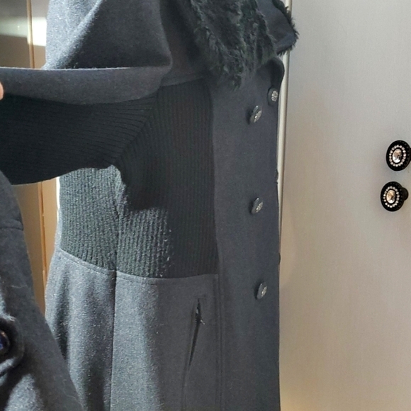 GUESS - Women's Wool Double breasted winter coat faux fur WARM Neutral Mod Sz. L - Picture 8 of 9